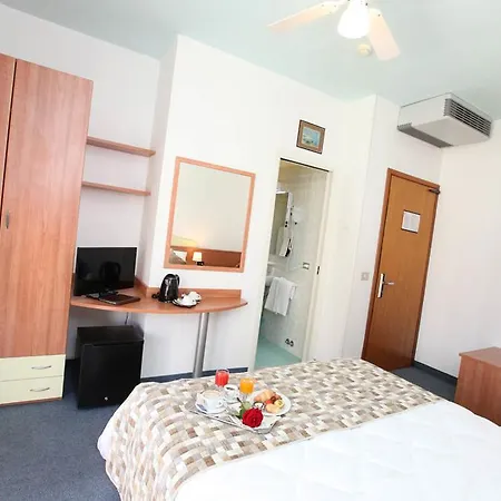 Derby S Hotel